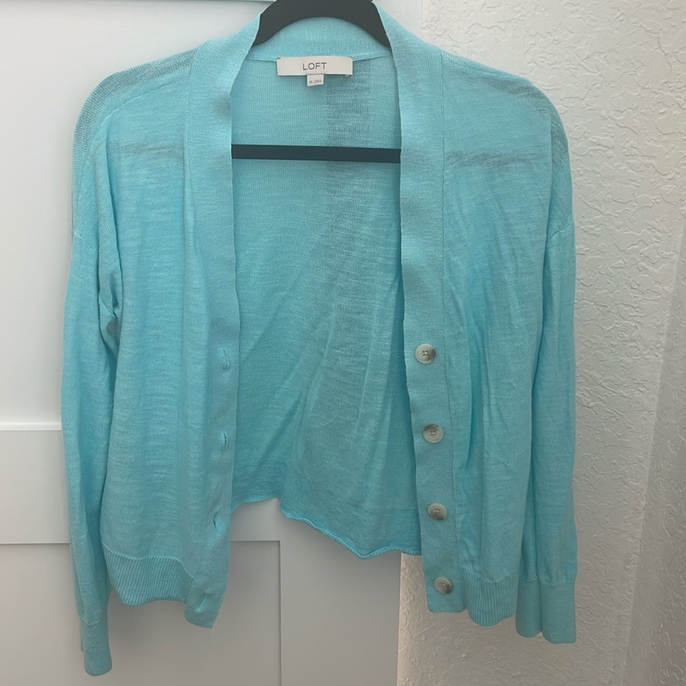 Cropped turquoise lightweight sweater